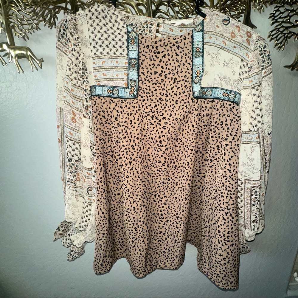 Anthropologie Entro leopard Patterned Blouse size M